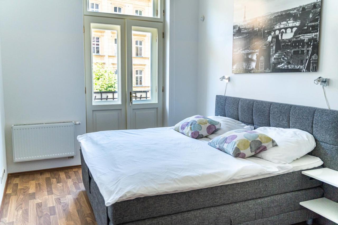 Apartments Valencia كارلوفي فاري المظهر الخارجي الصورة
