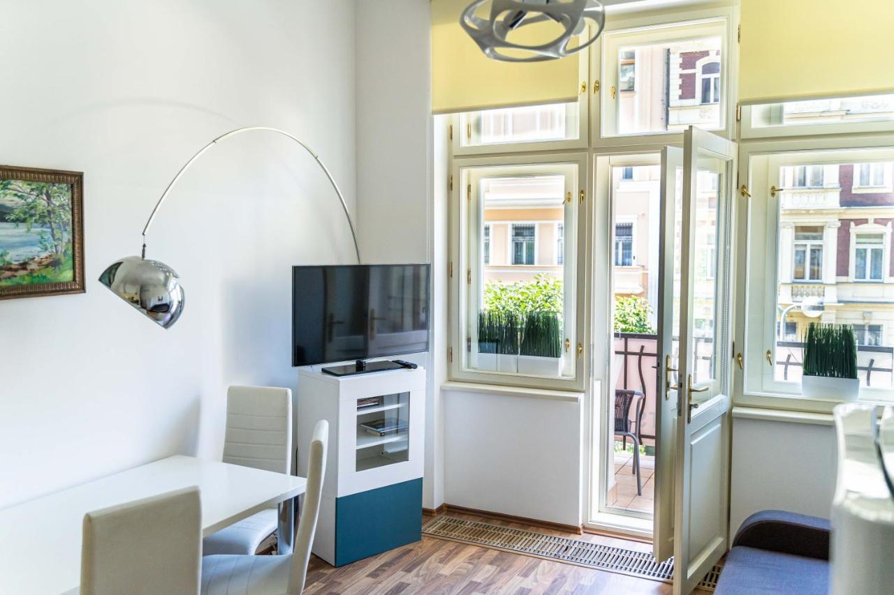 Apartments Valencia كارلوفي فاري المظهر الخارجي الصورة