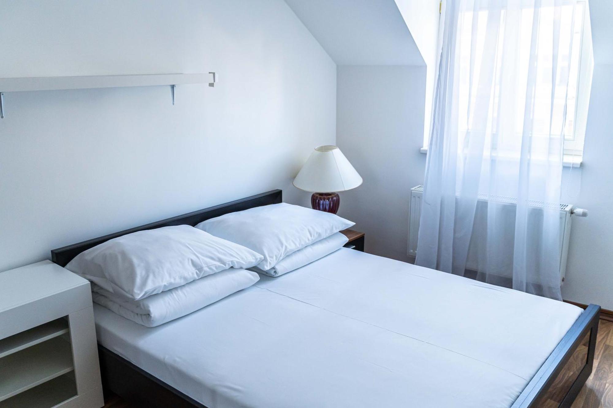 Apartments Valencia كارلوفي فاري المظهر الخارجي الصورة